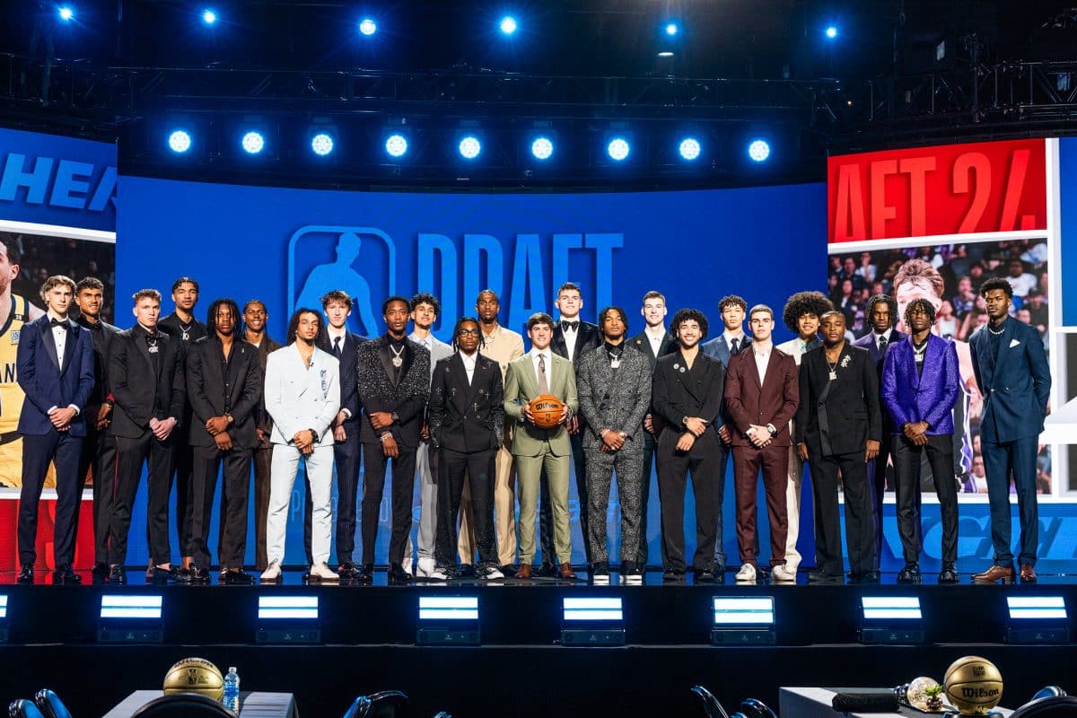 湖人新赛季首发阵容得分预测：詹姆斯等三将有望场均20分